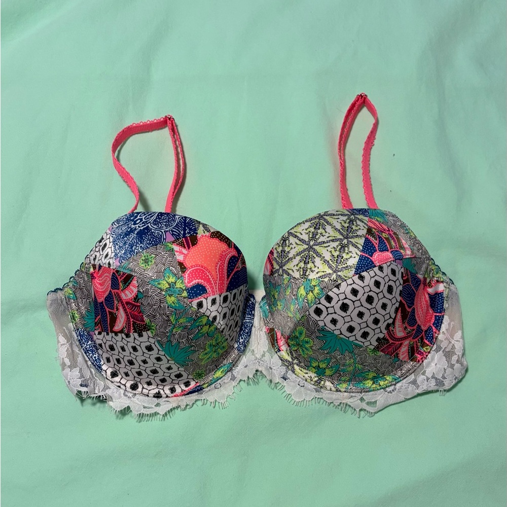 Victoria’s Secret Bra - 34DD EUC Lined Demi